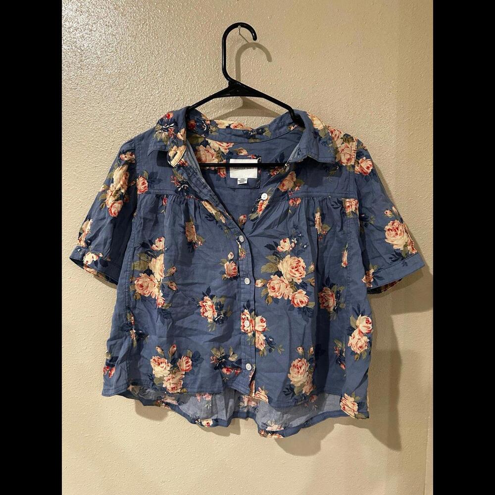 american eagle floral button up